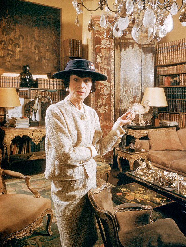 A Chanel klasszikusai: 10 alapdarab, amelyet minden nő szívesen hordana - DIVAT&STÍLUS - Hírek  - 