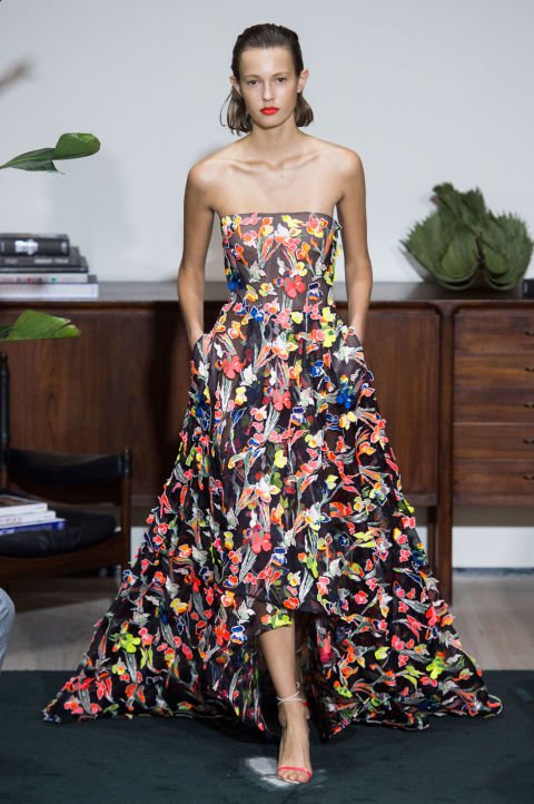 14 legszebb estélyi ruha a New York Fashion Weekről - DIVAT&STÍLUS - Hírek  - estélyi ruha, kifutó, stílus, tavasz/nyár 2017, 