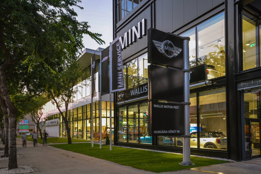 Környezettudatos márkakereskedést nyitott a Wallis - Rendezvények -  - BMW, megnyitó, szalon, wallis, 