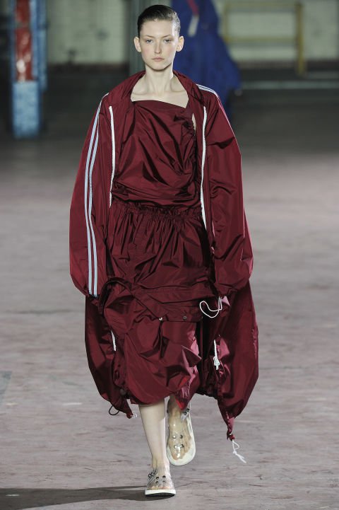 30 ruha, amit látnod kell a London Fashion Weekről - DIVAT&STÍLUS - Hírek  - london, london fashion week, stílus, tavasz/nyár2017, 