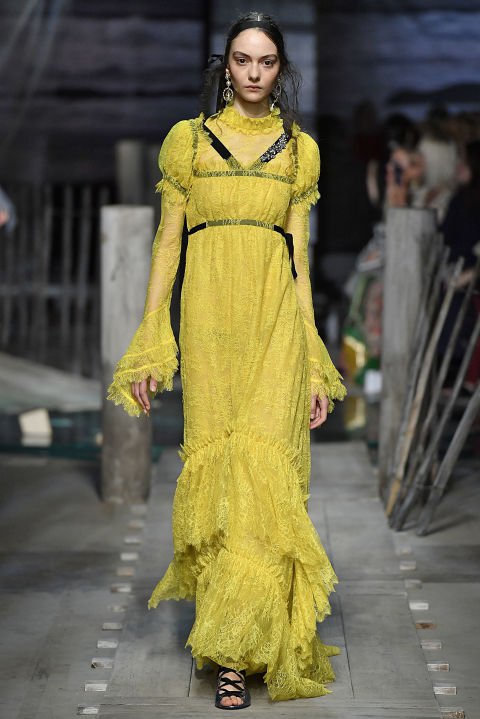 30 ruha, amit látnod kell a London Fashion Weekről - DIVAT&STÍLUS - Hírek  - london, london fashion week, stílus, tavasz/nyár2017, 