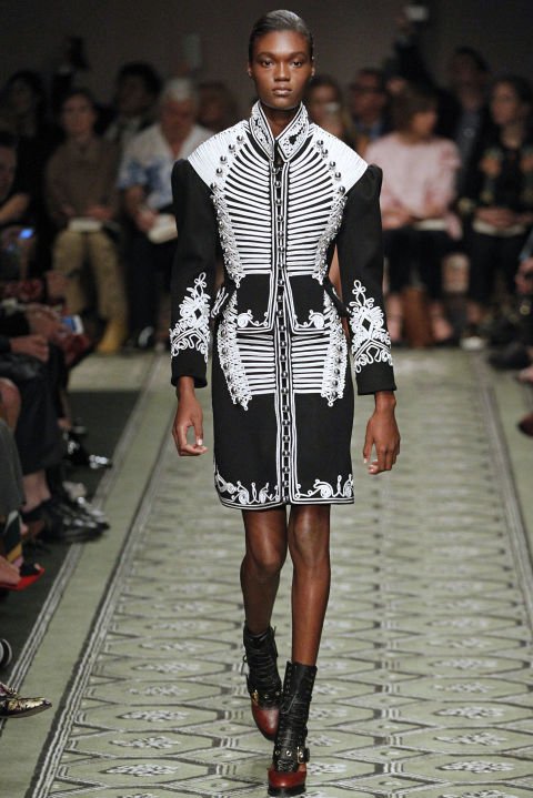 30 ruha, amit látnod kell a London Fashion Weekről - DIVAT&STÍLUS - Hírek  - london, london fashion week, stílus, tavasz/nyár2017, 