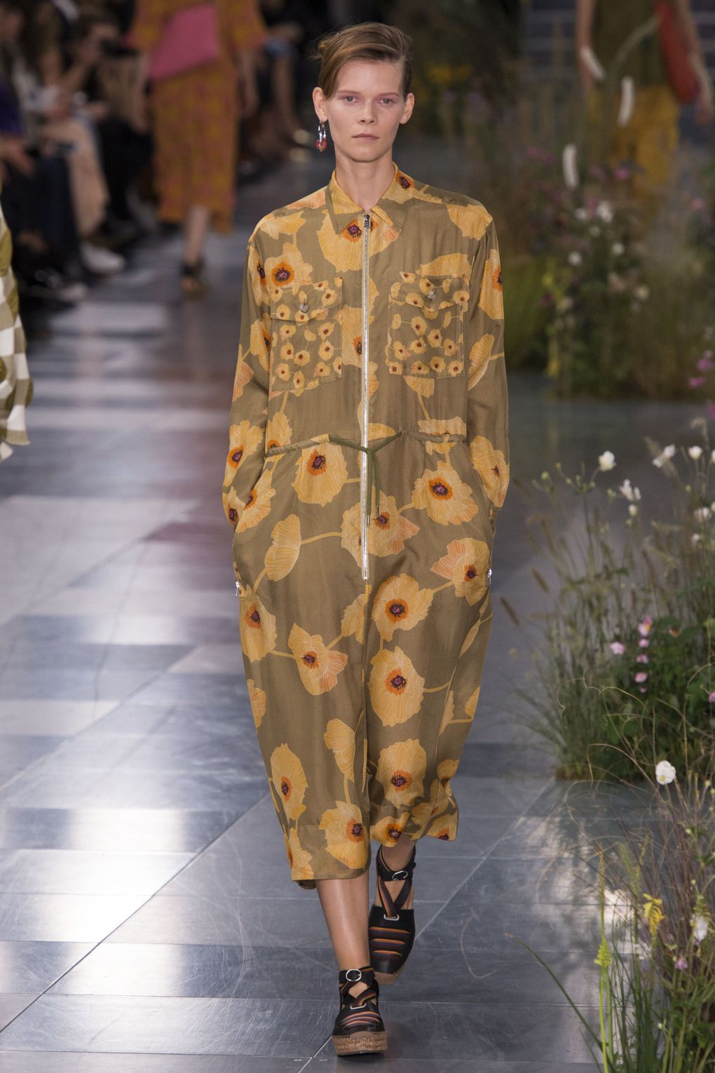 30 ruha, amit látnod kell a London Fashion Weekről - DIVAT&STÍLUS - Hírek  - london, london fashion week, stílus, tavasz/nyár2017, 