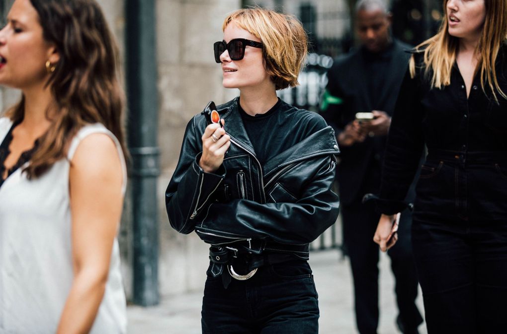 Az ultrasikkes londoniak - London Fashion Week utcai stíluskörkép - DIVAT&STÍLUS - Stílusiskola - london, londoni divathét, streetstyle at.com, 