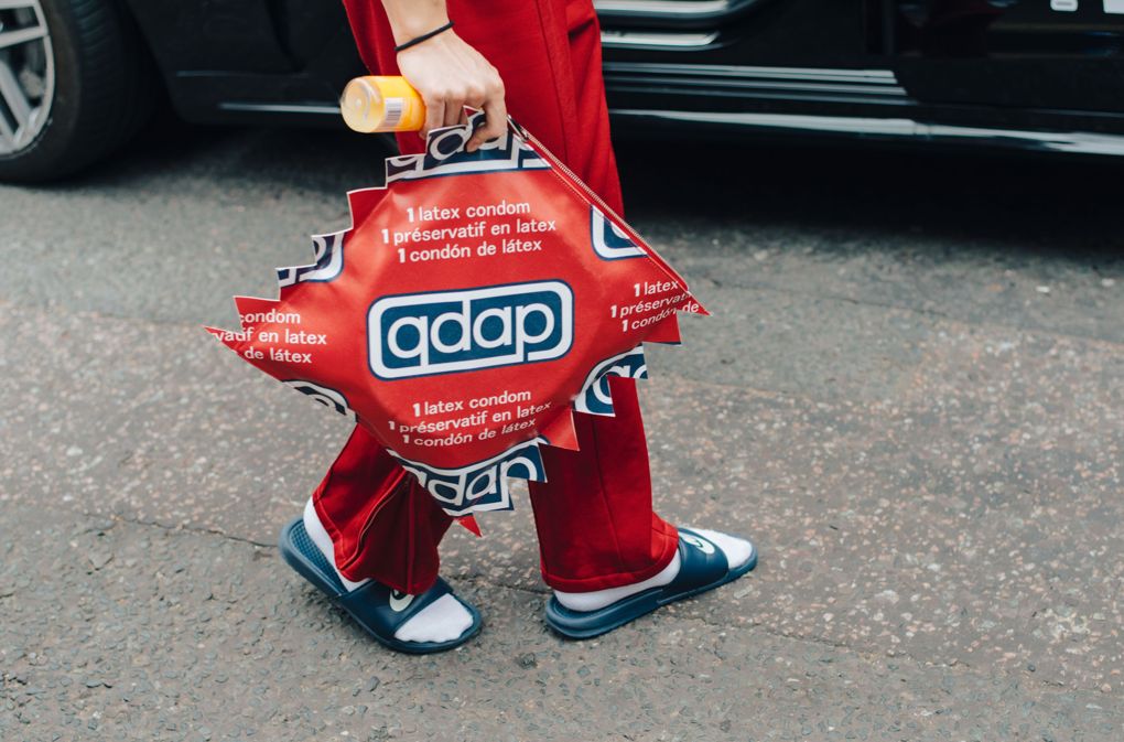 Az ultrasikkes londoniak - London Fashion Week utcai stíluskörkép - DIVAT&STÍLUS - Stílusiskola - london, londoni divathét, streetstyle at.com, 