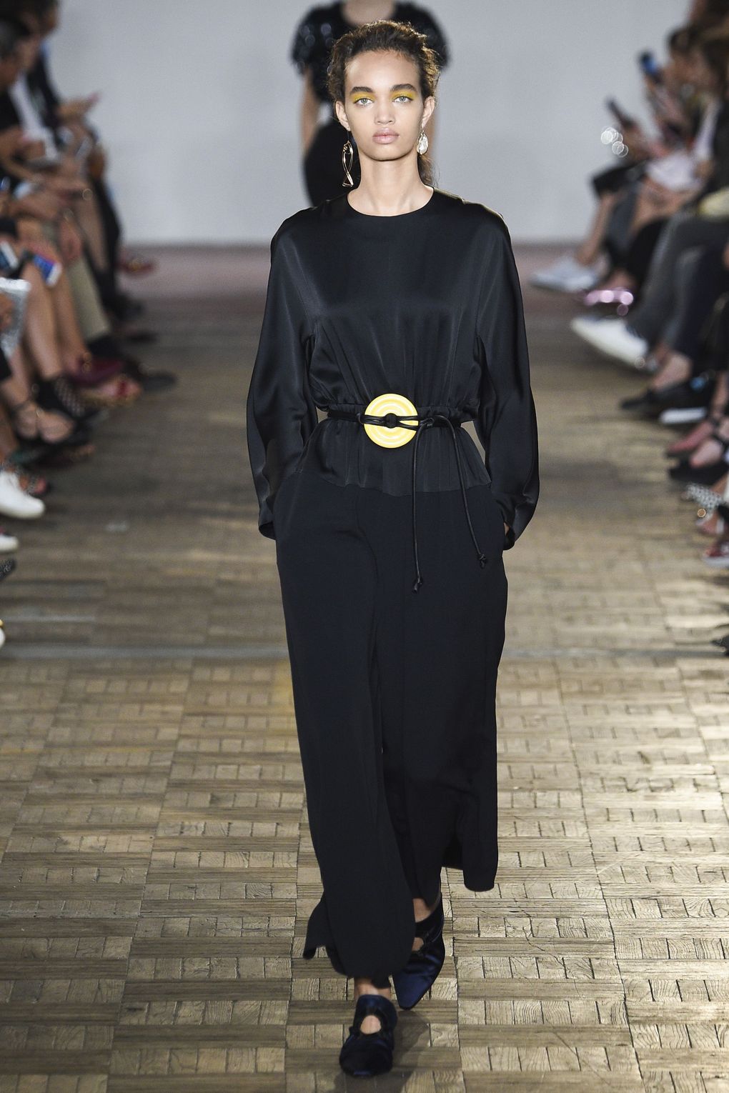 30 legcoolabb outfit, amit látnod kell a Milánói Divathétről - DIVAT&STÍLUS - Stílusiskola - milánó, milánói divathét, tavasz/nyár 2017, 