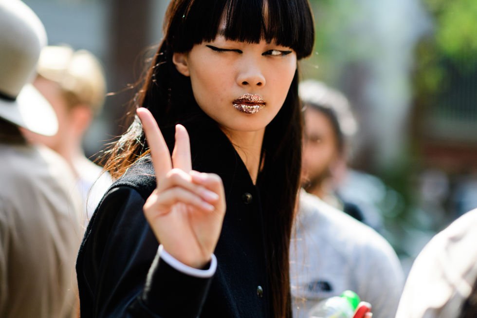 Ilyen a streetstyle ott, ahol a stílust anyatejjel szívják magukba - DIVAT&STÍLUS - Stílusiskola - milánó, milánói divathét, streetstyle, 