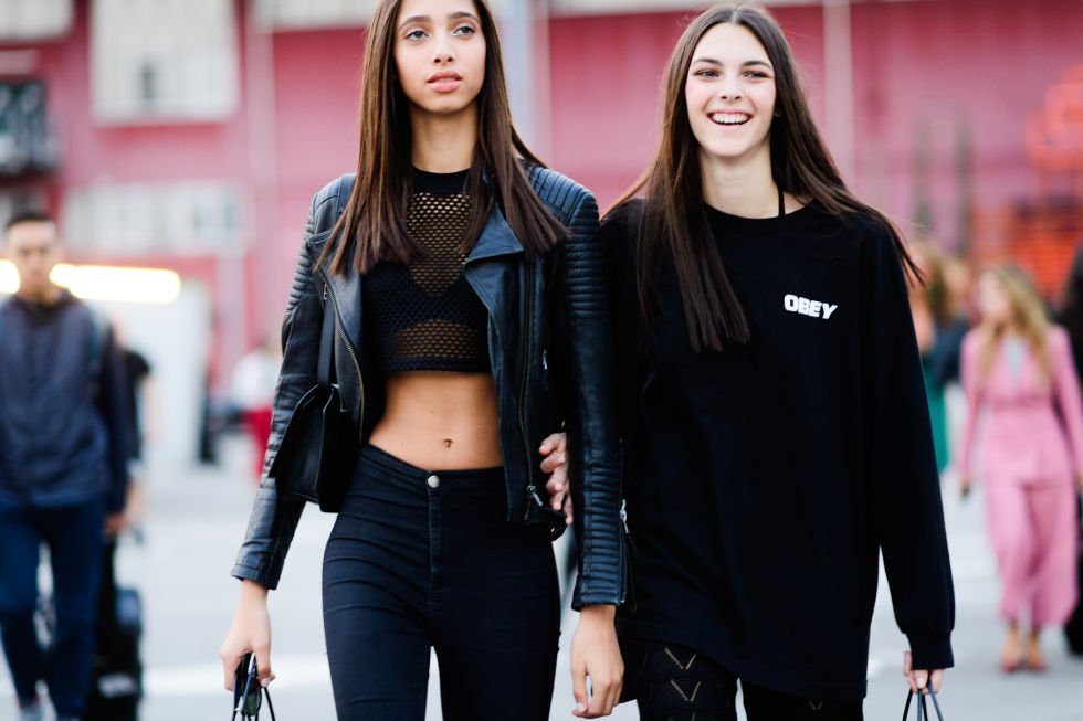 Ilyen a streetstyle ott, ahol a stílust anyatejjel szívják magukba - DIVAT&STÍLUS - Stílusiskola - milánó, milánói divathét, streetstyle, 