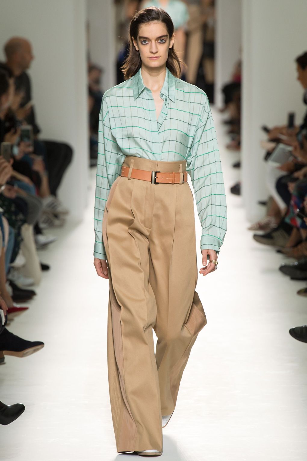 Párizsban járt a nyár - DIVAT&STÍLUS - Hírek  - balenciaga, chanel, fashion week, párizs, tavasz/nyár2017, 