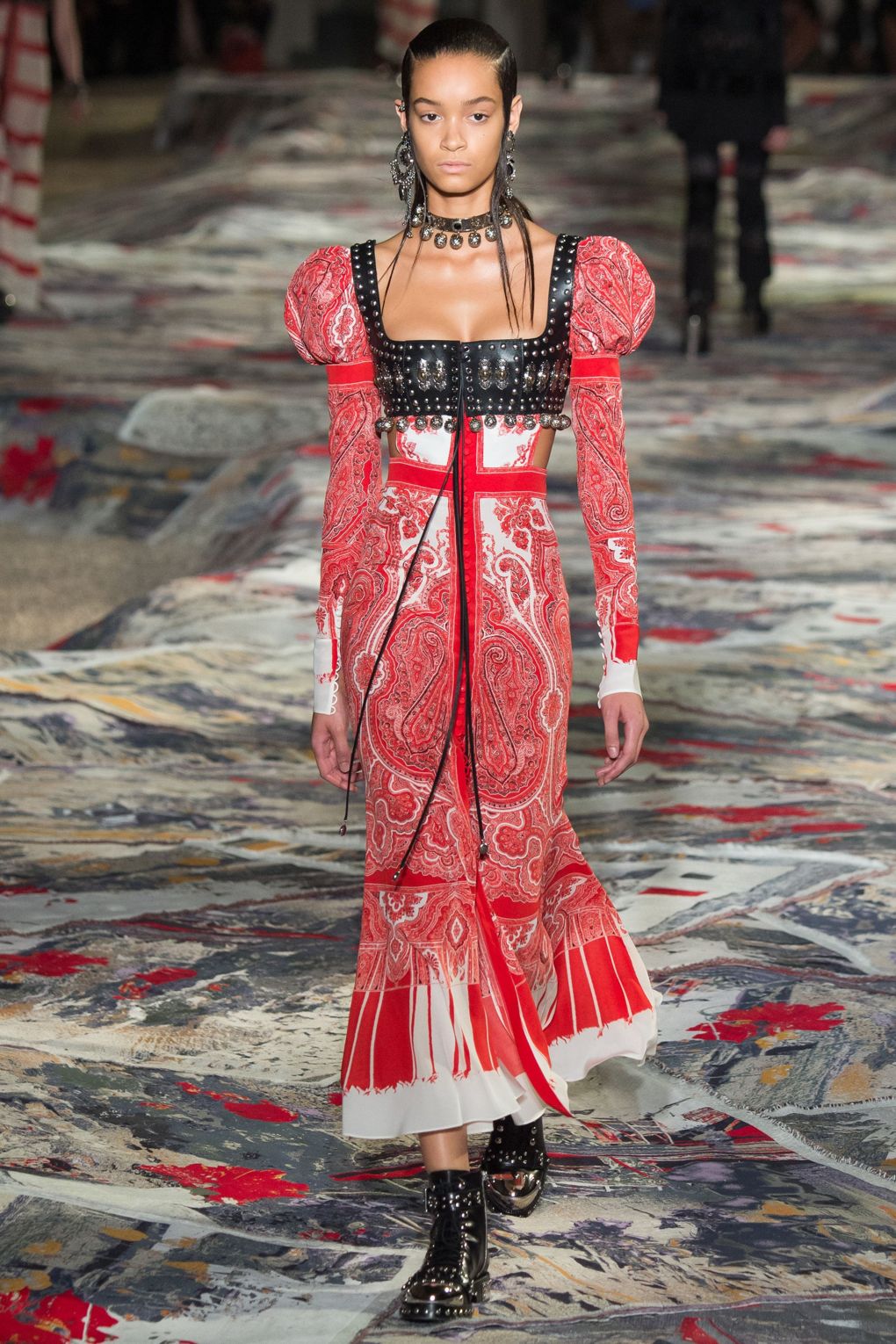 Párizsban járt a nyár - DIVAT&STÍLUS - Hírek  - balenciaga, chanel, fashion week, párizs, tavasz/nyár2017, 