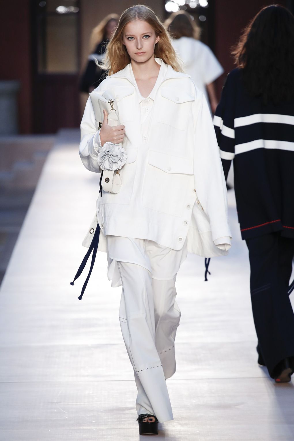 Párizsban járt a nyár - DIVAT&STÍLUS - Hírek  - balenciaga, chanel, fashion week, párizs, tavasz/nyár2017, 